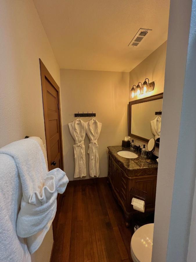 The Pearl Inn Bed And Breakfast Ilwaco Buitenkant foto