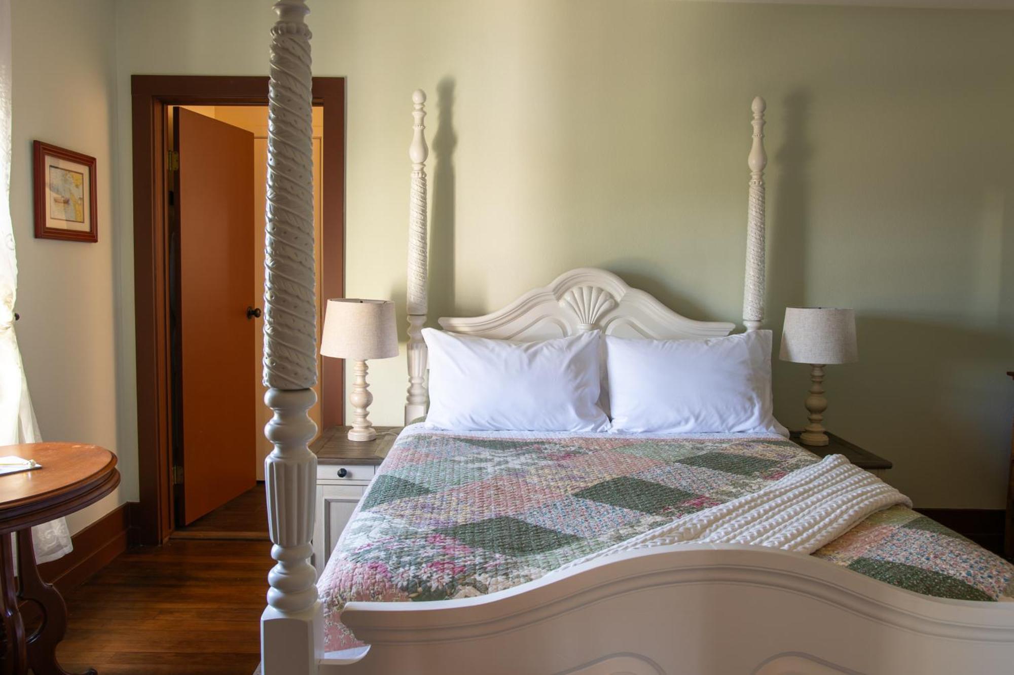 The Pearl Inn Bed And Breakfast Ilwaco Buitenkant foto
