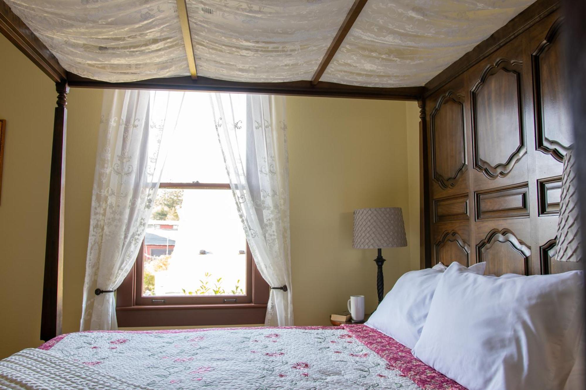 The Pearl Inn Bed And Breakfast Ilwaco Buitenkant foto