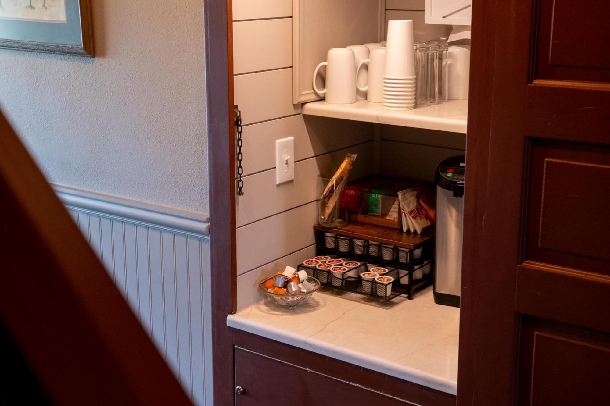 The Pearl Inn Bed And Breakfast Ilwaco Buitenkant foto