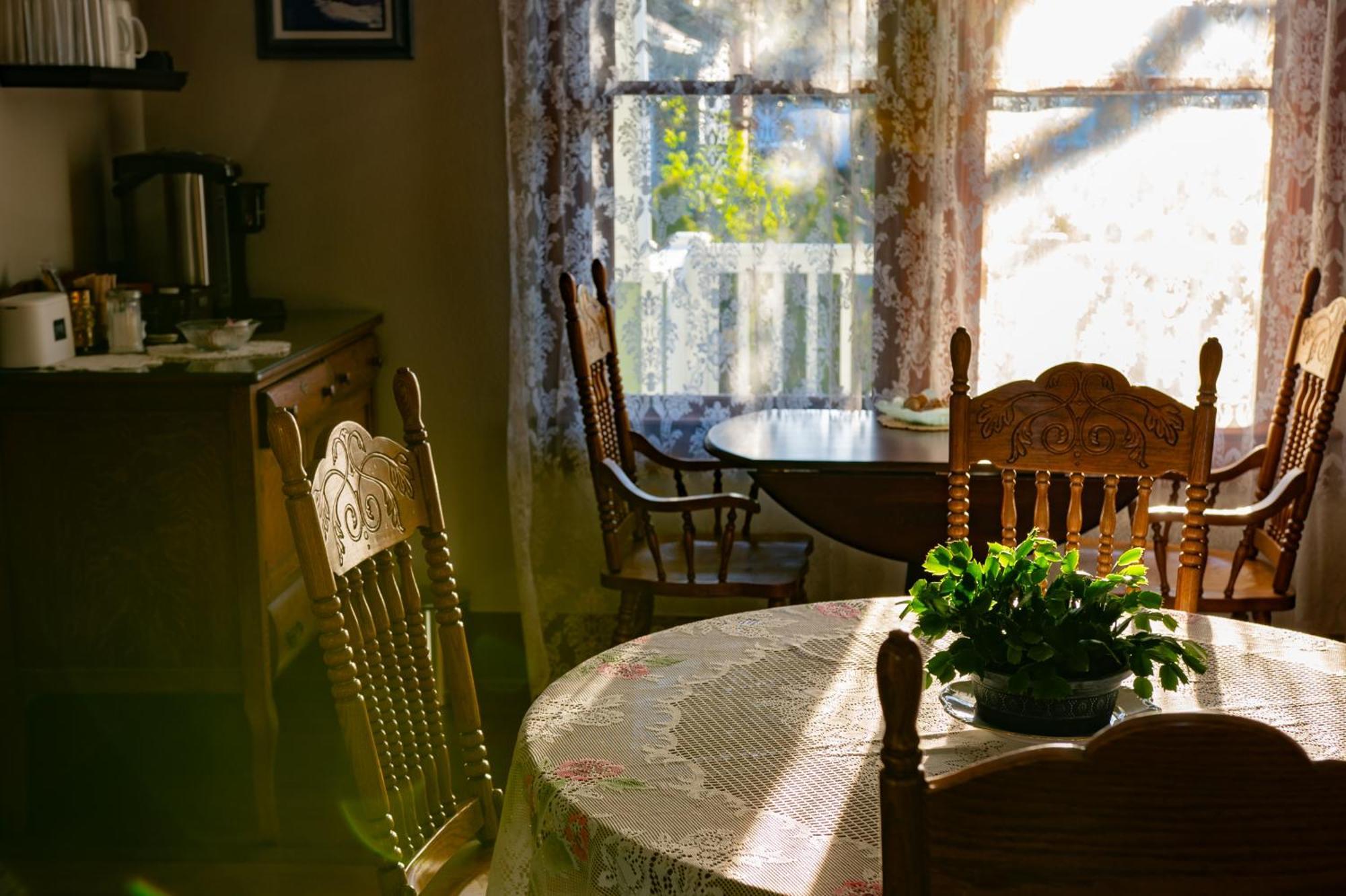 The Pearl Inn Bed And Breakfast Ilwaco Buitenkant foto